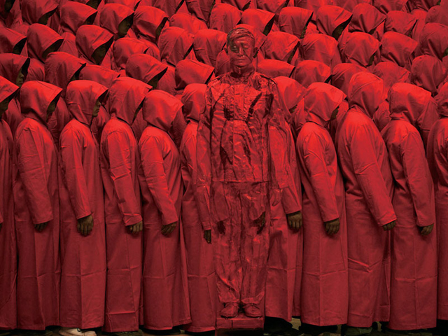 liu-bolin-art-hi-res-hide-in-the-city-china-camouflage-painting-27