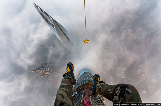 photos-from-shanghai-tower-climb-vitaliy-raskalov-1